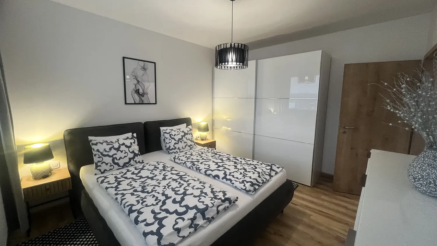 Ložnice s manželskou postelí, apartmán 3+kk