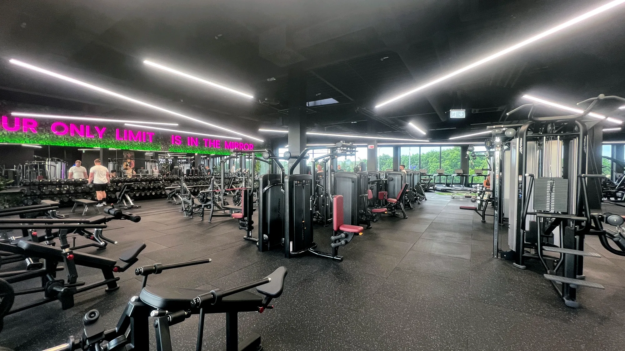 Fitness u apartmánů