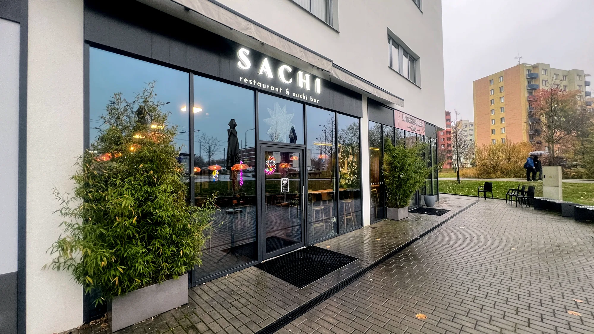 Restaurace u apartmánů